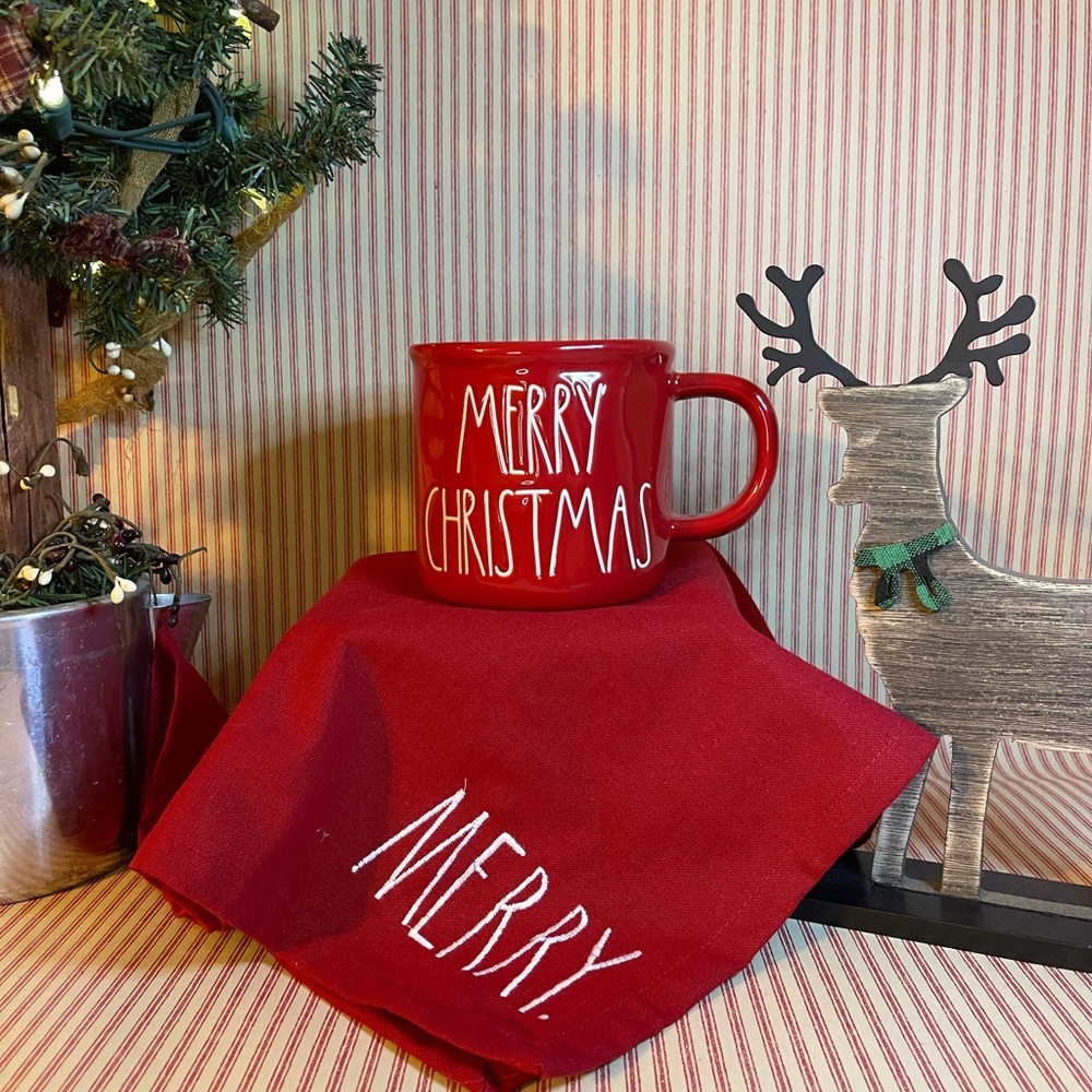 🎄 NWT Rae Dunn Merry Christmas Mug